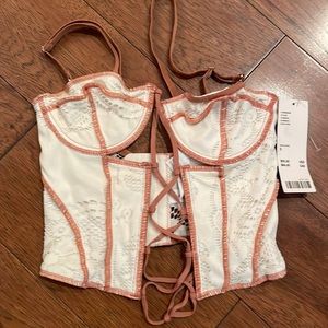 URBAN OUTFITTERS TOP NWT